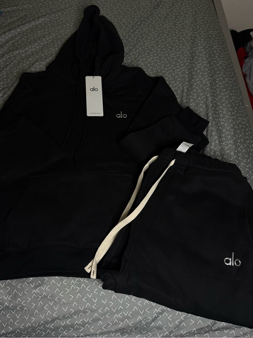 ALO Yoga Men's Black Crewneck Hoodie and Sweatpants Set